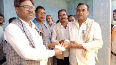 Photo of कांग्रेस प्रदेश उपाध्यक्ष ने भरारी सोसाइटी के 141 किसानों को बांटे केसीसी के 73 लाख ₹56हजार की राशि।