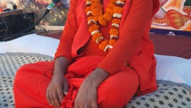 Photo of बुद्ध पूर्णिमा पर केरहा बाबा आश्रम पहुंचे स्वामी शिवानंद जी।