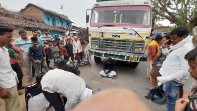Photo of जोंधरा में रेत परिवहन कर रहे हाईवा ने बाइक सवार को मारी टक्कर दो गंभीर रूप से घायल