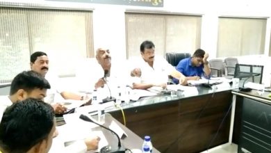 Photo of जिला पंचायत की सामान्य सभा में अधिकारियों पर जमकर बरसे जनप्रतिनिधि