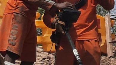 Photo of चट्टानों से भी मज़बूत इस मासूम बालक के साहस को सलाम, राहुल ने खुद से इशारों में मांगा खाना।