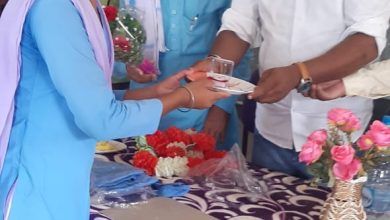 Photo of हर्षोल्लास के साथ मनाया गया पचपेड़ी में शाला प्रवेश उत्सव, टॉपर्स छात्रों का विजय नामदेव ने किया गया सम्मान।