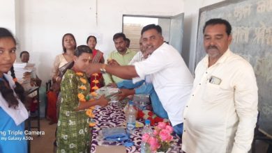 Photo of हर्षोल्लास के साथ मनाया गया पचपेड़ी मेंशाला प्रवेश उत्सव, टॉपर्स छात्रों का विजय नामदेव ने किया चांदी के मेडल से सम्मान।