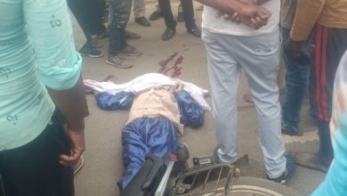 Photo of स्कूल से घर जा रहे शिक्षक की ट्रक की चपेट में आने से मौत।