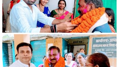 Photo of सेवानिवृत्त दर्रिघाट स्कूल के लेखापाल श्री सुरेश जी का ससम्मान बाजे गाजे के साथ विदाई.