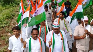 Photo of कांग्रेसियों का तिरंगा पद यात्रा का हुआ समापन प्रभारी दिलीप लहरिया के साथ कंधे से कंधा मिलाकर एक साथ चले मस्तूरी क्षेत्र के समस्त कांग्रेसी