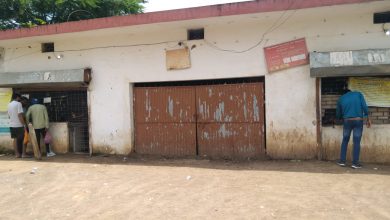 Photo of मस्तूरी के शराब भट्टी में महाराष्ट्र की बिक रही थी शराब,आबकारी विभाग ने छापे मारकर 5 लोगों पर की कार्यवाही।