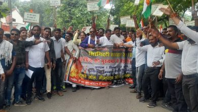Photo of ब्रेकिंग न्यूज़:- अधूरे अंडर ब्रिज को पूरा करने की मांग..डी आर एम दफ्तर का घेराव….