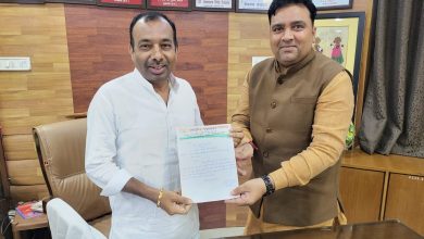 Photo of कोटा मंडी अध्यक्ष संदीप शुक्ला ने नए धान खरीदी केंद्र खोलने की मांग ।