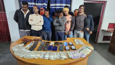 Photo of थाना रतनपुर पुलिस एवं एसीसीयू टीम की संयुक्त कार्यवाही से आम जगह पर जुआ खेलने वालो पर की गई कार्यवाही।