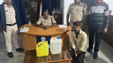 Photo of थाना रतनपुर पुलिस द्वारा अवैध शराब रखे 02 आरोपीयो को किया  गिरफ़्तार।।