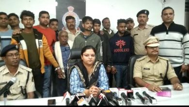 Photo of बिजली आफिस में हुई डकैती का पर्दाफाश चंद घंटो के अंदर आरोपियों को बिलासपुर पुलिस ने किया गिरफ्तार,।