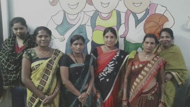 Photo of आपत्तिजनक रूप से छत्तीसगढ़ भवन के पास बैठे महिलाओ के विरुद्ध वैधानिक कार्यवाही।