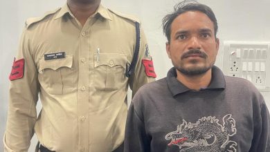 Photo of वनकर्मियों से मारपीट कर फ़रार आरोपी को पुलिस ने किया गिरफ़्तार ।