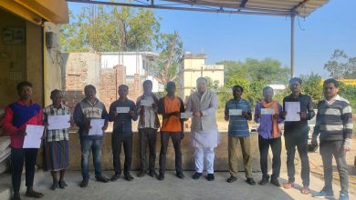 Photo of पशुपालन से बैगाओं को समृद्ध बनाया जायेगा,मंडी अध्यक्ष संदीप शुक्ला द्वारा चेक प्रदान किया गया।