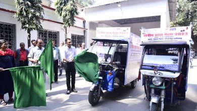 Photo of कलेक्टर ने प्रचार वाहनों को दिखाई हरी झंडी।