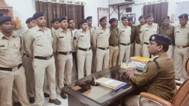 Photo of पुलिस अधीक्षक बिलासपुर ने दो अनुशासनहीन कर्मचारियों को किया निलंबित। एक अन्य को किया लाईन अटैच।
