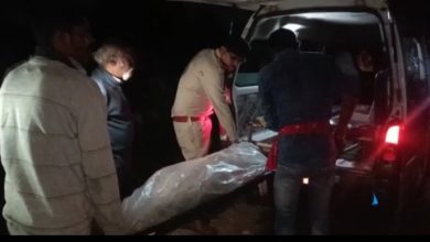 Photo of दो दिन से लापता छात्रा की कॉलेज कैंपस में पेड़ पर फंदे पर लटकती मिली लाश।