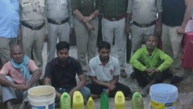 Photo of होली त्योहार में अवैध महुवा शराब बेचने की चल रही थी तैयारी आबकारी विभाग की टीम ने  तख़तपुर,मस्तूरी, कोटा, सीपत ,बिल्हा से अवैध कच्ची शराब विक्रेताओं पर की कार्यवाही।