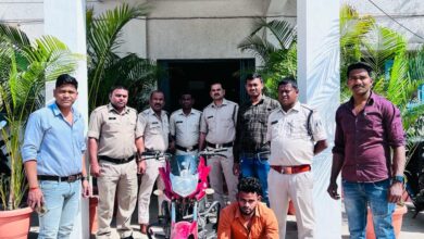 Photo of 50 लीटर कच्ची महुआ शराब के साथ एक आरोपी को पुलिस ने किया गिरफ्तार।  