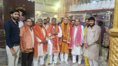 Photo of विधानसभा अध्यक्ष चरण दास महंत एवं लोरमी के विधायक धर्मजीत सिंह पहुंचे सिद्ध शक्ति पीठ माँ महामाया देवी मंदिर रतनपुर।