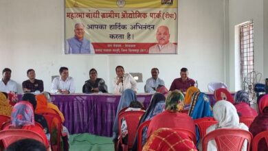 Photo of संयुक्त सचिव  ने सामाजिक आर्थिक सर्वेक्षण का किया निरीक्षण,प्रगणकों को उत्साह एवं लगन से कार्य करने के दिए निर्देश।