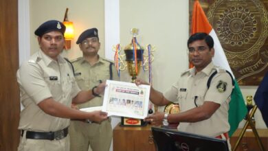 Photo of आठ पुलिस अधिकारी व कर्मचारी बने कॉप ऑफ द मंथ, कोटा थाने में पदस्थ आरक्षक आशिष वस्त्रकार को मिला कॉप ऑफ द मंथ’’ पुरस्कार।