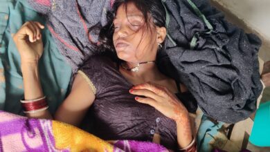 Photo of खाना न मिलने पर पति ने गाला दबाकर की पत्नी की हत्या।