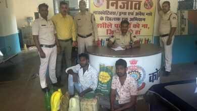 Photo of निजात अभियान के तहत बड़ी कार्यवाही  दो आरोपियों के कब्जे से करीबन 37 लीटर कच्ची महुआ शराब जप्त।
