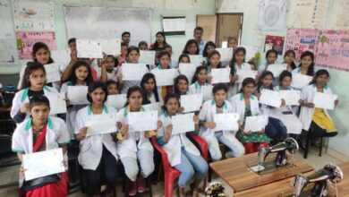 Photo of 30 दिवसीय महिला सिलाई मशीन का हुआ समापन ,प्रशिक्षण में सिलाई के साथ ही महिलाओं ने सीखे व्यावसाय के गुण ।