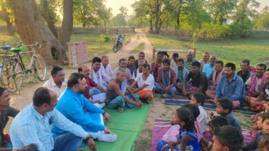 Photo of कोटा मंडी अध्यक्ष संदीप शुक्ला ने लगाया जन चौपाल,जन चौपाल में ग्रामीणों की सुनी समस्या।