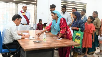 Photo of कलेक्टर ने जनदर्शन में लोगों की सुनी समस्याएं,आम नागरिकों की समस्याओं और आवश्यकताओं को गंभीरता से सुना आवश्यक जांच कर निराकरण करने दिए निर्देश  ।