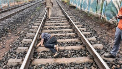 Photo of ब्रेकिंग न्यूज़,,, रेलवे ट्रैक में मिली अज्ञात युवक की लाश हत्या कर रेलवे ट्रैक के बीच फेके जाने की जताई जा रही आशंका।