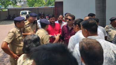 Photo of राजनीतिक लड़ाई को जातिगत रूप देने वाले लोगों पर उचित करवाई करने के लिए सर्व राजपूत क्षत्रिय समाज ने आईजी,एसपी को सौंपा ज्ञापन…