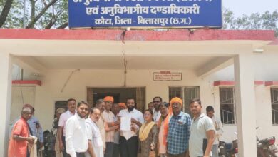 Photo of शहर के रहवासी इलाके में हो रही सरकारी शराब दुकान संचालित ,शहर से बाहर हटाने भाजपा कार्यकर्ताओं ने कलेक्टर के नाम सौंपा ज्ञापन।