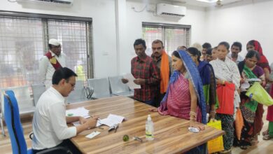 Photo of कलेक्टर ने जनदर्शन में लोगों की सुनी समस्याएं,जिले के विभिन्न क्षेत्र से आए ग्रामीणों, किसानों, मजदूरों एवं शहरवासियों की समस्याओं से अवगत हुए।