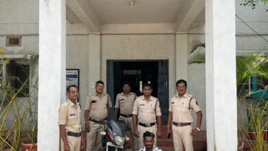 Photo of थाना रतनपुर पुलिस द्वारा चोरी हुई मोटरसाइकिल के साथ चोर को किया गया गिरफ्तार।