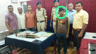 Photo of आरपीएफ टास्क टीम -01तथा आरपीएफ  बिलासपुर एवं जीआरपी बिलासपुर के संयुक्त कार्रवाई मे पकड़ा गया शातिर चोर।