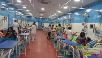 Photo of हड़ताल के चलते मरीज परेशान ना हो इसलिए सीएमएचओ ने 8 नर्सिंग कॉलेज के 334 छात्र-छात्राओं की सरकारी अस्पतालों में लगाई गई ड्यूटी।
