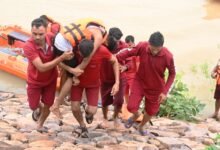 Photo of कोरी डेम कोटा में बाढ़ आपदा से निपटने का मॉक एक्सरसाइज,SDRF और होमगार्ड ने बाढ़ में फंसे व्यक्ति के रेस्क्यू का किया हूबहू प्रदर्शन, कलेक्टर-एसएसपी ने परखी तैयारियां।