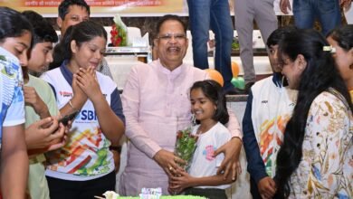 Photo of खेल जीवन में अनुशासन,एकाग्रता और निरंतर अभ्यास सिखाता है:अमर अग्रवाल