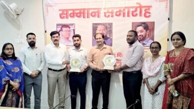 Photo of स्थानांतरित एसडीएम मनीष साहू, प्रवेश पैकरा और नितिन तिवारी को दी गई विदाई,कलेक्टर संजय अग्रवाल ने कार्यों की सराहना कर किया सम्मानित।